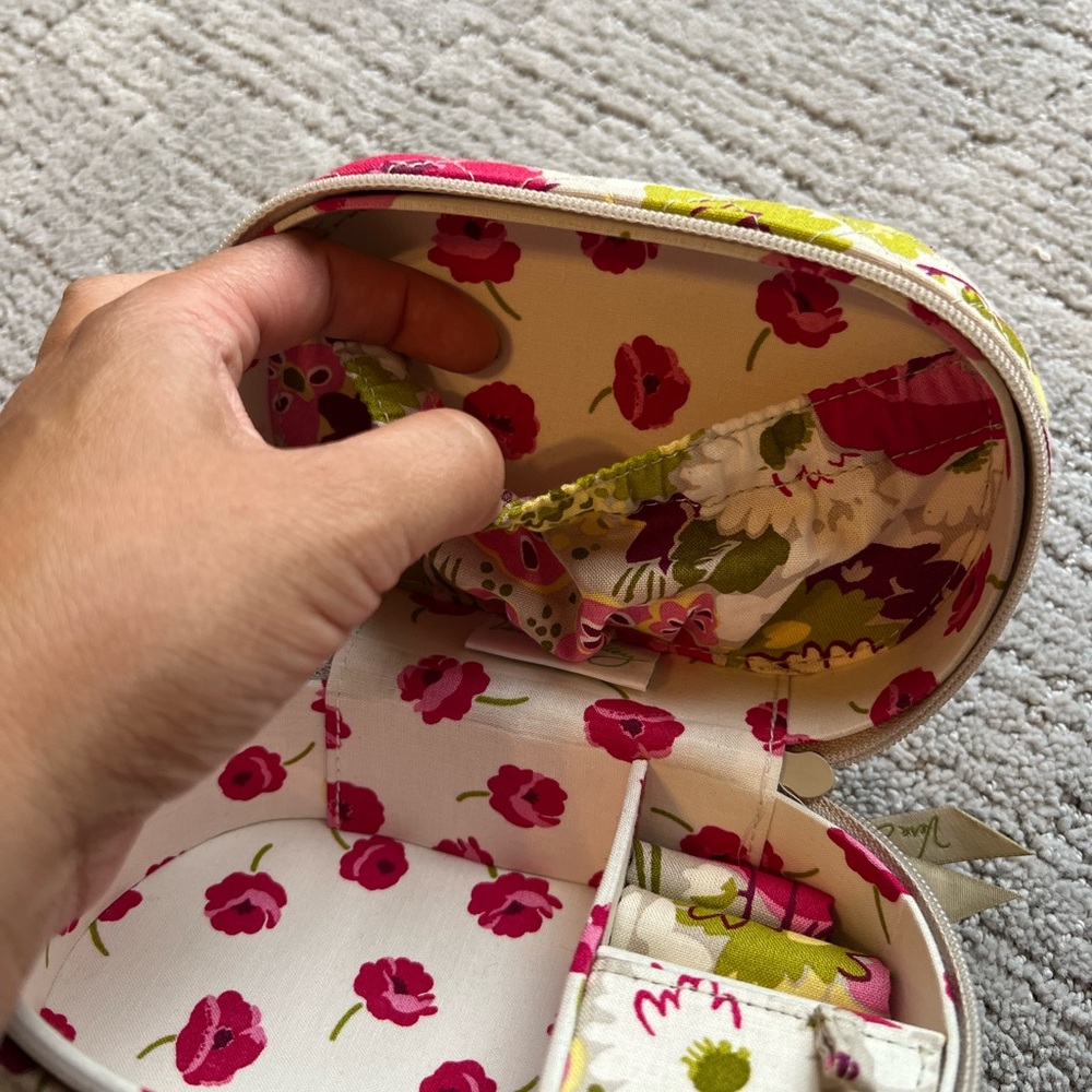 Vera Bradley Floral Quilted Jewelry Case - Picture 13 of 13